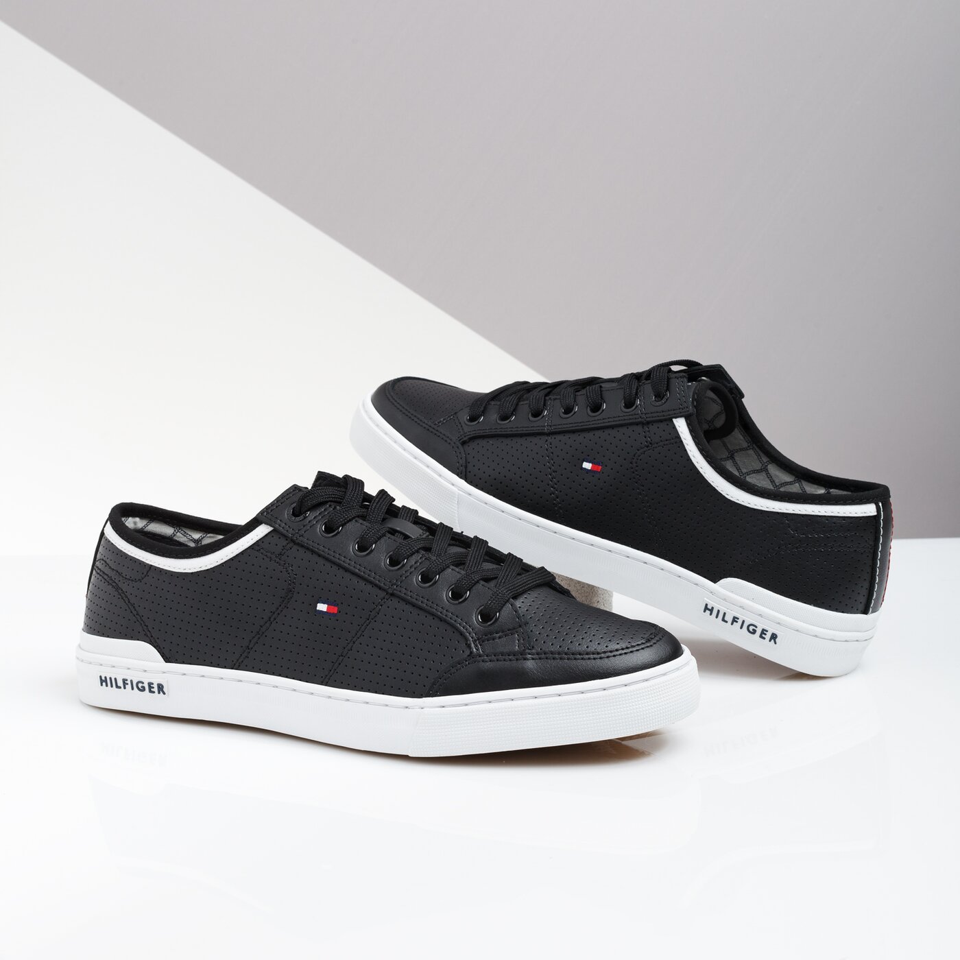 Męskie trampki TOMMY HILFIGER HARRINGTON 5A fm0fm00552990 kolor czarny