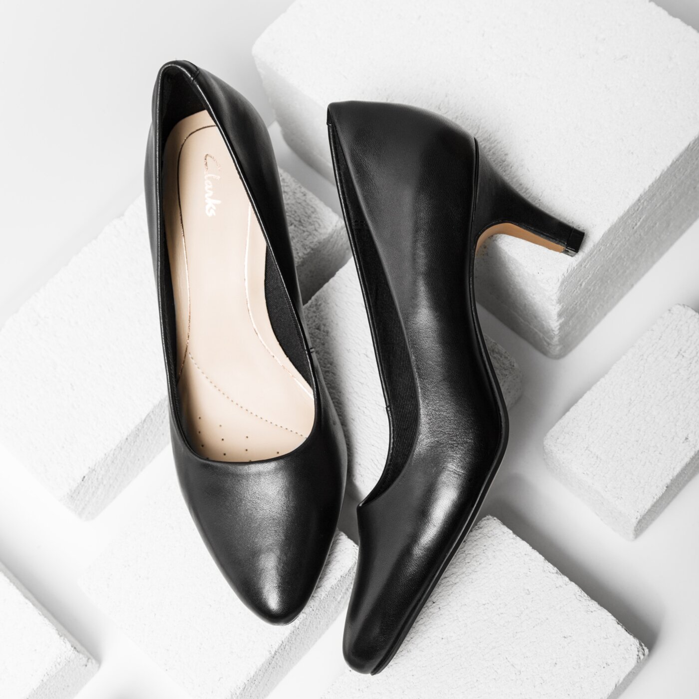 Damskie szpilki / czółenka CLARKS ISIDORA FAYE 26123111 kolor czarny