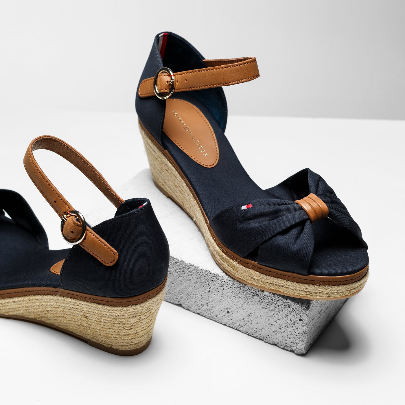 Damskie sandały TOMMY HILFIGER E1285LBA 40D #fw0fw00906403# kolor granatowy