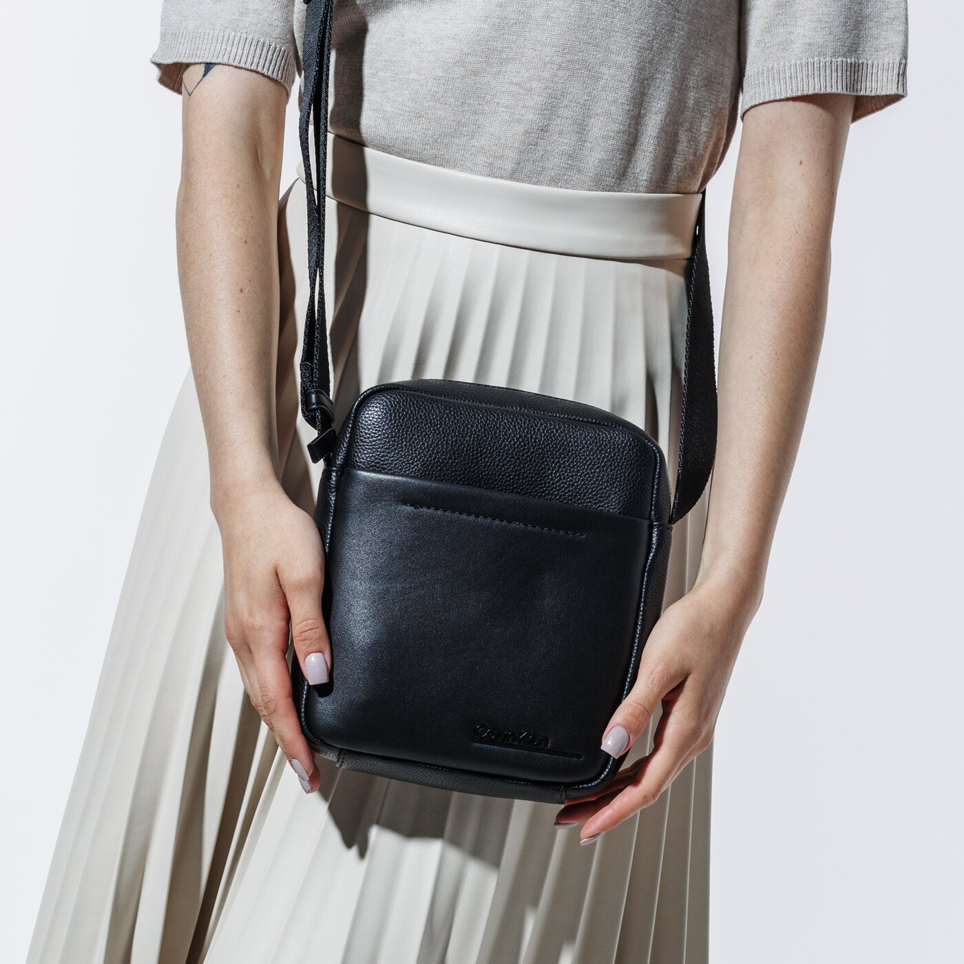 CALVIN KLEIN TORBA CK DUTY MINI REPORTER k50k505689bax kolor czarny