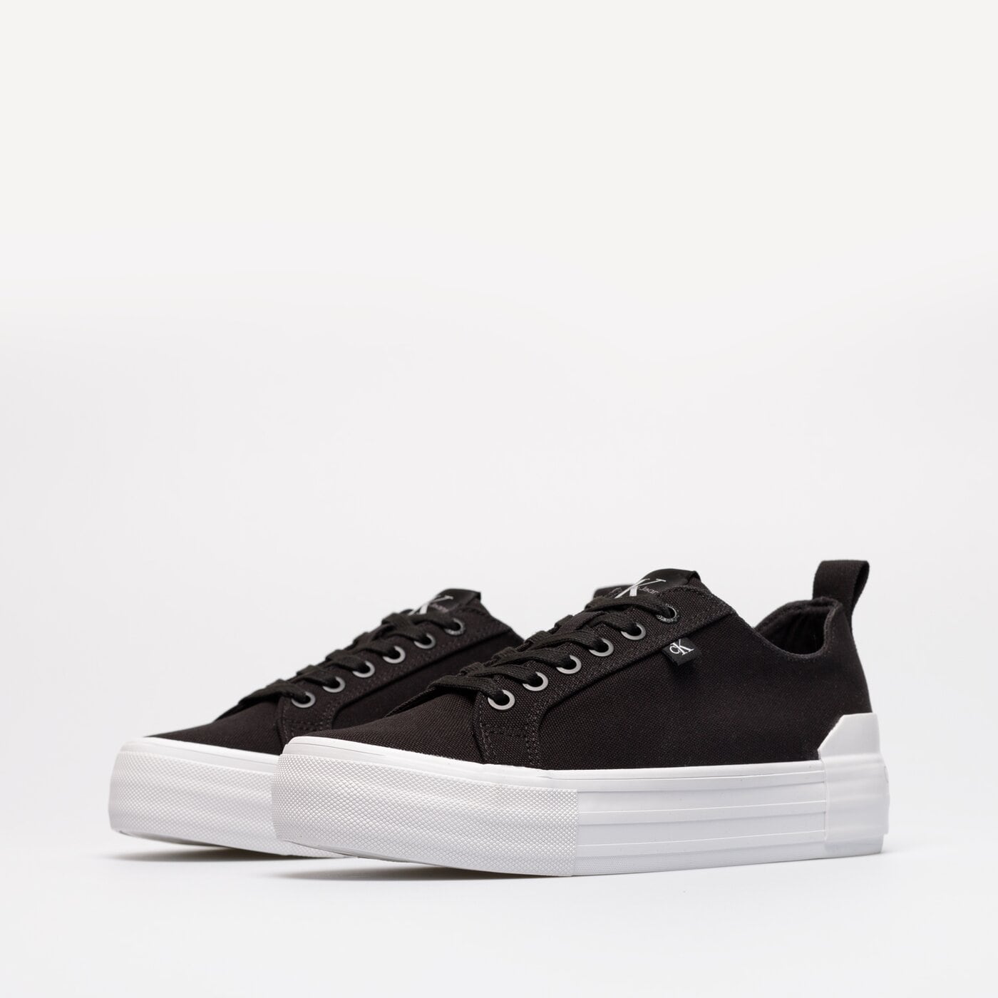 Damskie trampki CALVIN KLEIN VULCANIZED FLATFORM BOLD LACEUP yw0yw00702bds kolor czarny