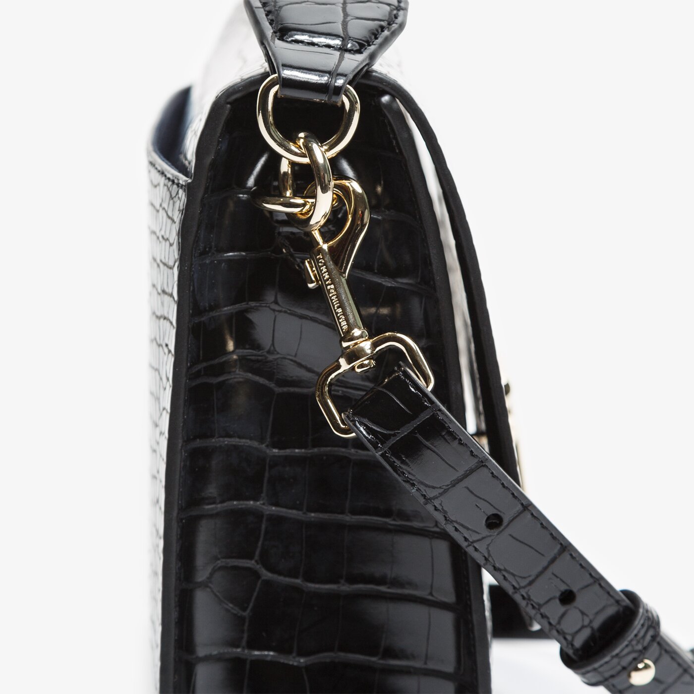 Damska torebka TOMMY HILFIGER TOREBKA TH LOCK SATCHEL CROCO aw0aw088670gj kolor czarny