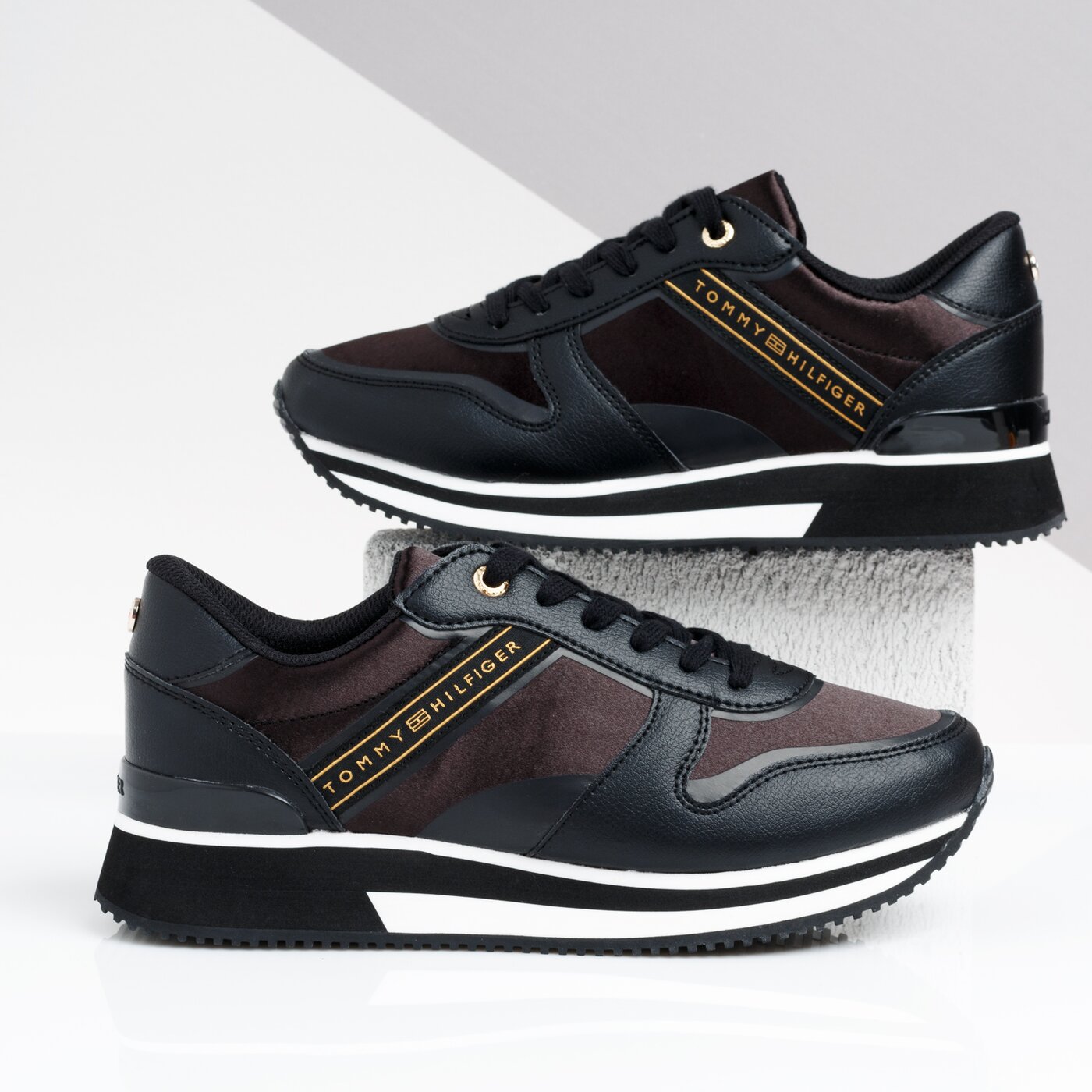 Damskie sneakersy (buty) TOMMY HILFIGER MIXED ACTIVE CITY SNEAKER fw0fw04177990 kolor czarny