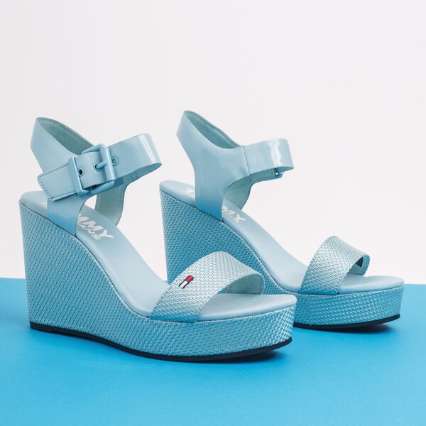 Damskie sandały TOMMY HILFIGER LUNA 29C MATERIAL MIX WEDGE SANDAL en0en00560446 kolor niebieski