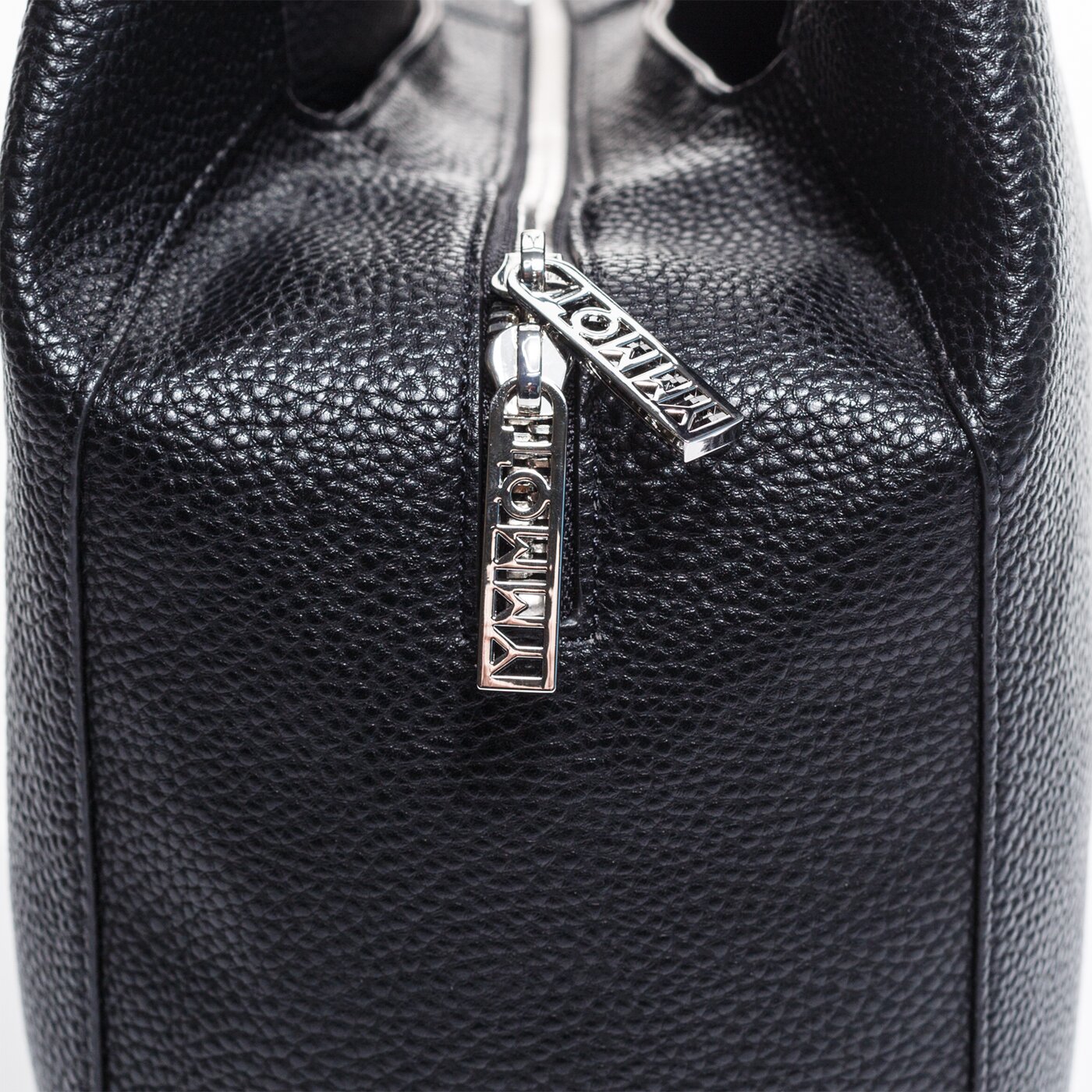 Damska torebka TOMMY HILFIGER TOREBKA TH ESSENCE HOBO aw0aw088430gj kolor czarny