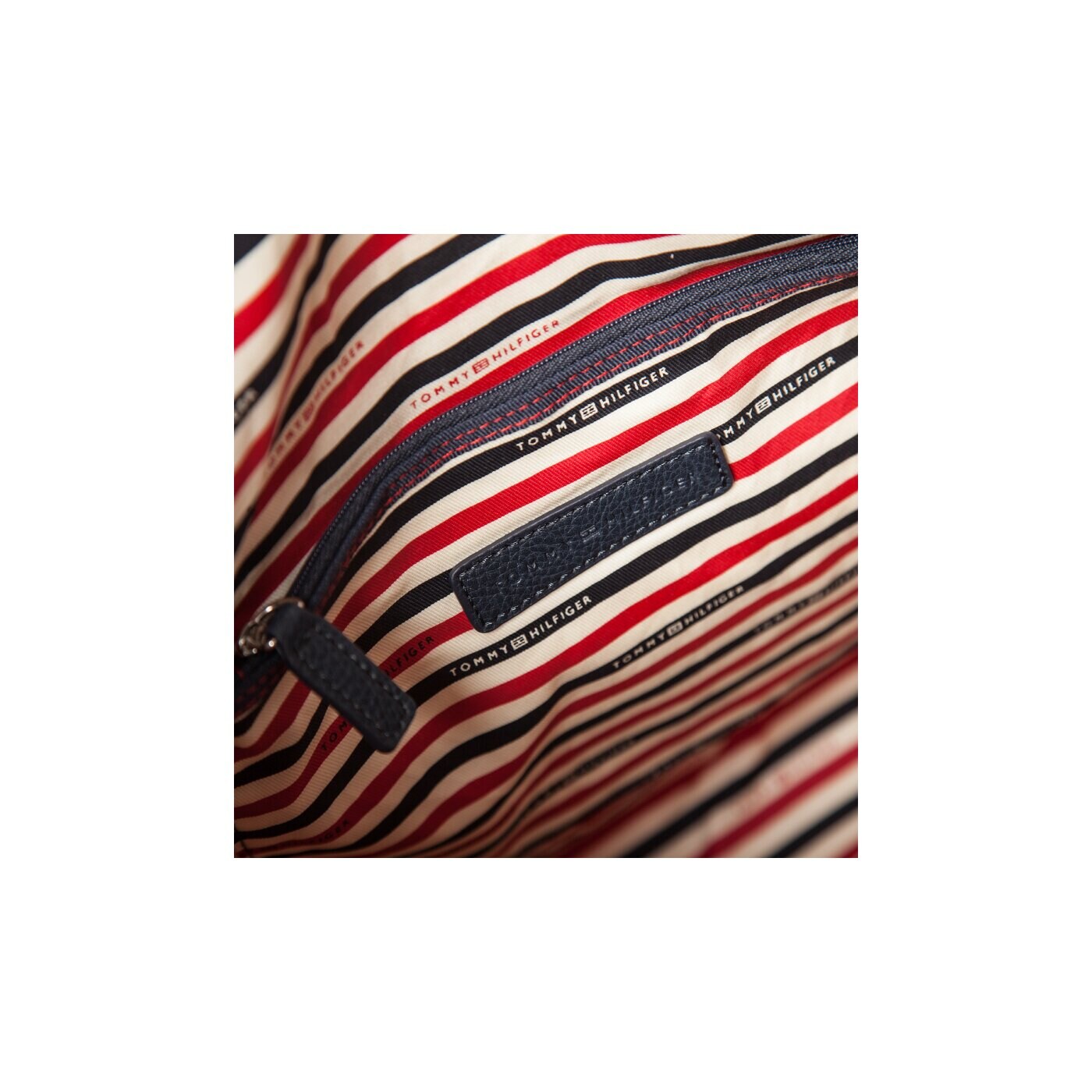 TOMMY HILFIGER TORBA PAMELA TOTE CROSSOVER aw0aw01135908 kolor czerwony