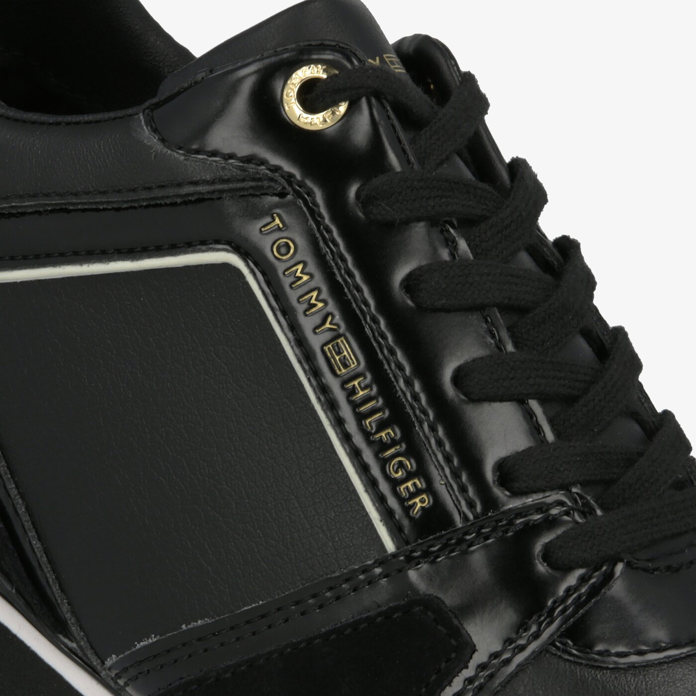 Damskie sneakersy (buty) TOMMY HILFIGER LEATHER WEDGE SNEAKER fw0fw04420990 kolor czarny