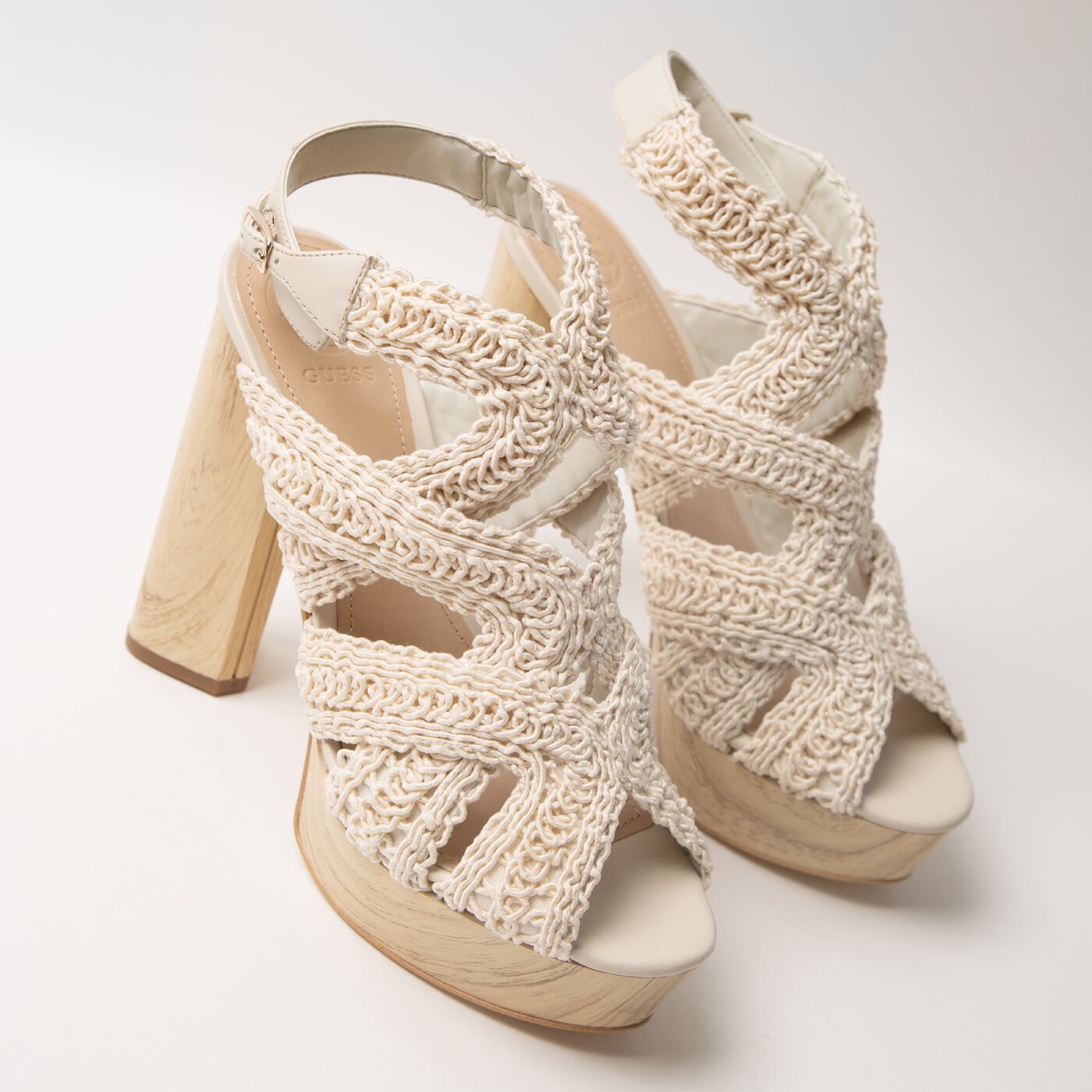 Damskie sandały GUESS MILANA SANDAL FABRIC flmln2fab03milk kolor beżowy