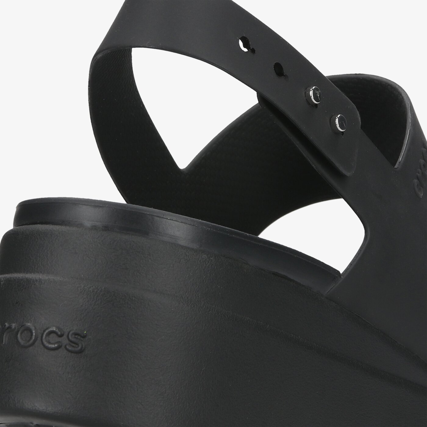 Damskie sandały CROCS BROOKLYN LOW WEDGE 206453060 kolor czarny