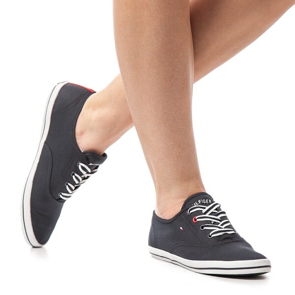 Damskie trampki TOMMY HILFIGER VICTORIA 1D  fw56819050403 kolor granatowy