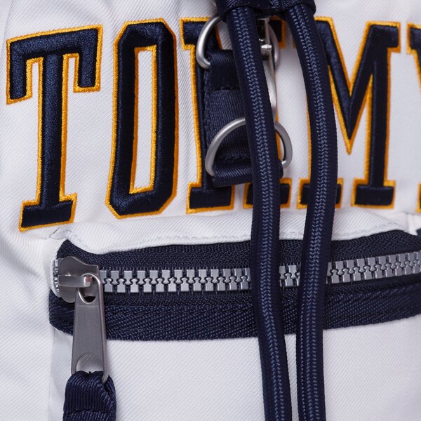 Damski plecak TOMMY HILFIGER PLECAK HERITAGE BACKPACK aw0aw11639ybl kolor biały