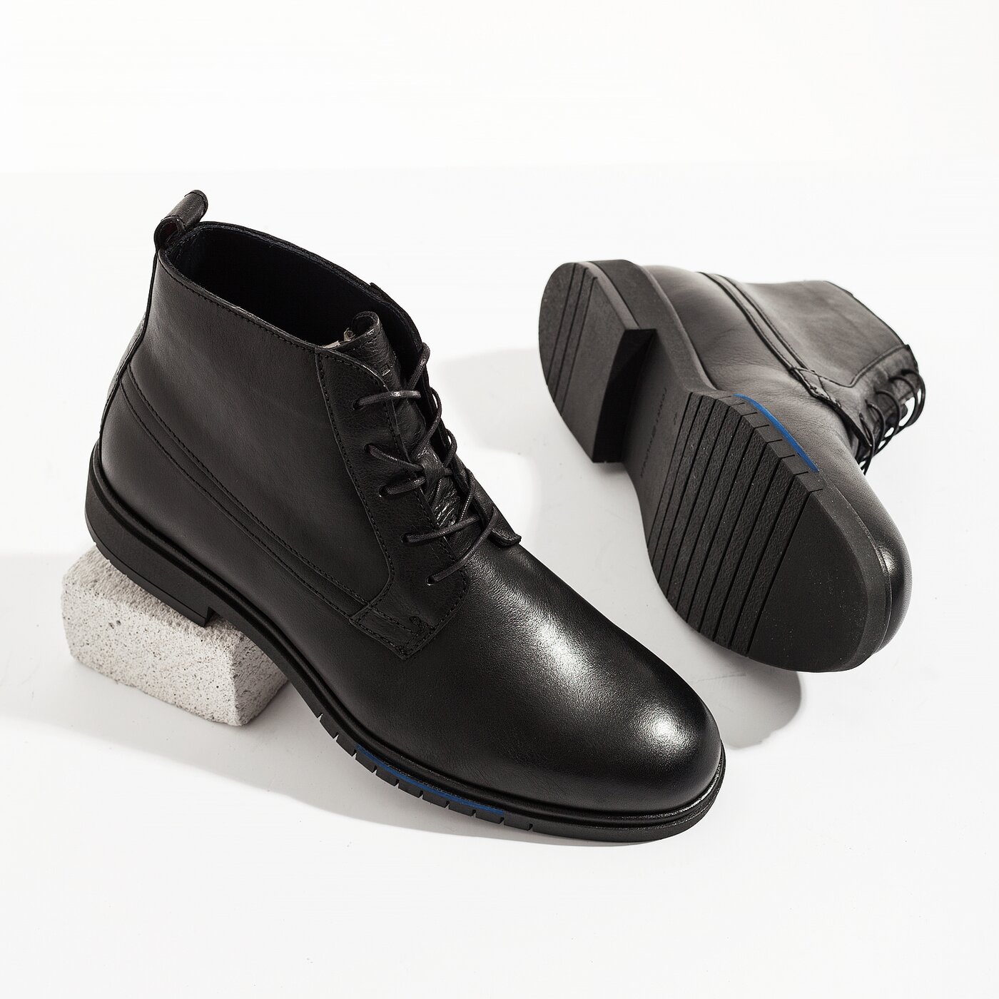 Męskie buty za kostkę TOMMY HILFIGER CAMDEN 2A fm0fm01809990 kolor czarny