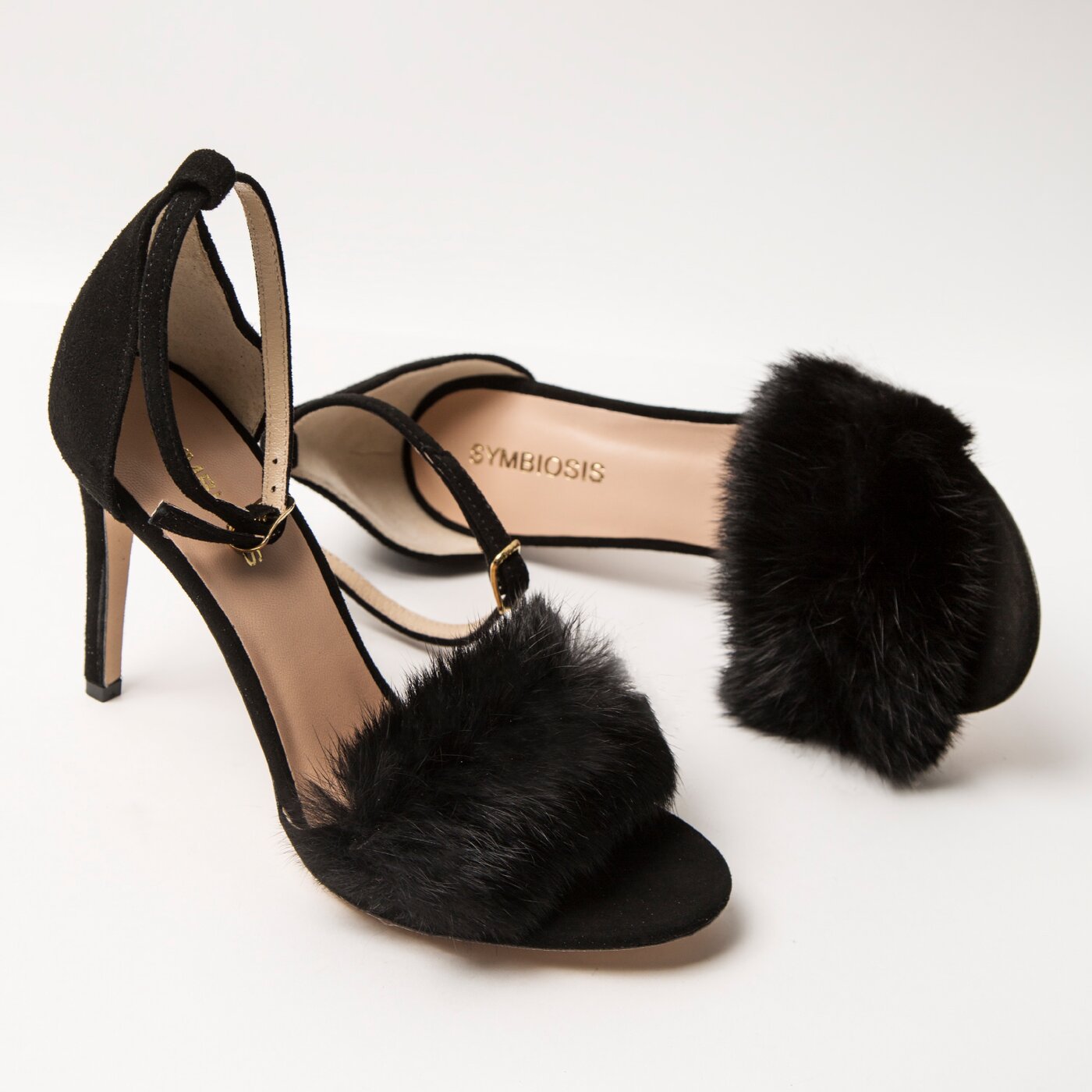 Damskie sandały SYMBIOSIS LISA FUR SANDALS CZARNE 1107002 kolor czarny