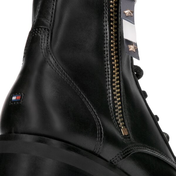 Damskie botki / sztyblety TOMMY HILFIGER CORPORATE TASSEL BIKER BOOT fw0fw03585990 kolor czarny