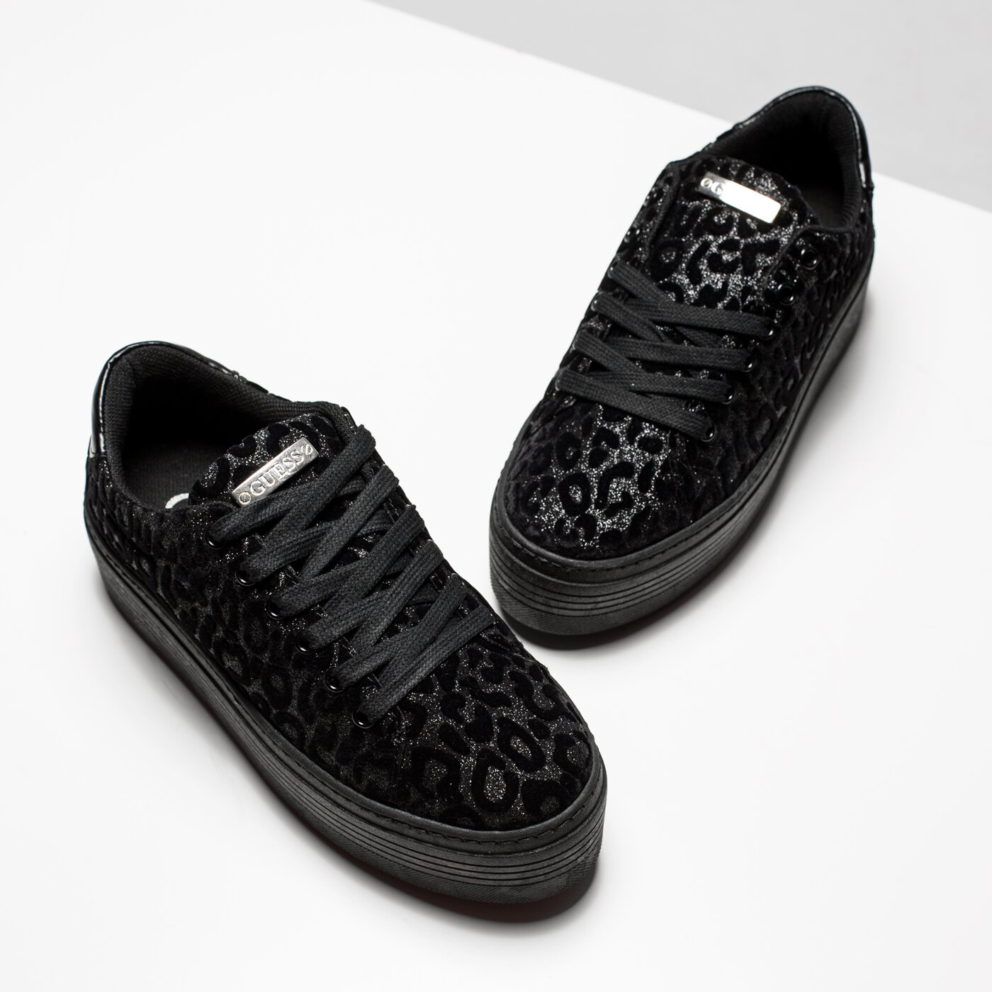 Damskie sneakersy (buty) GUESS BERNIE flbrn4fap12blk kolor czarny