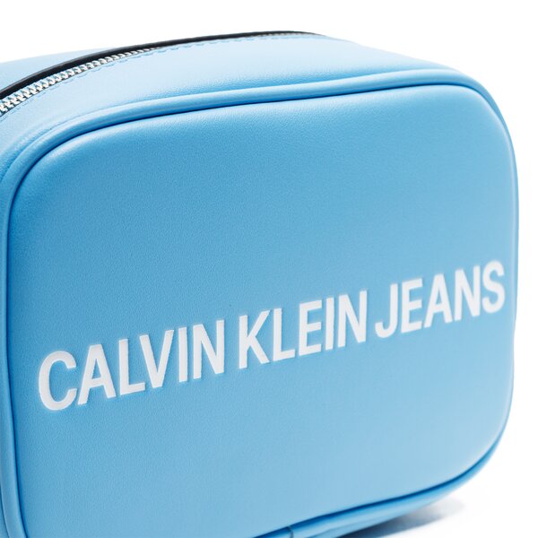 Damska torebka CALVIN KLEIN TOREBKA CAMERA BAG k60k605247445 kolor niebieski