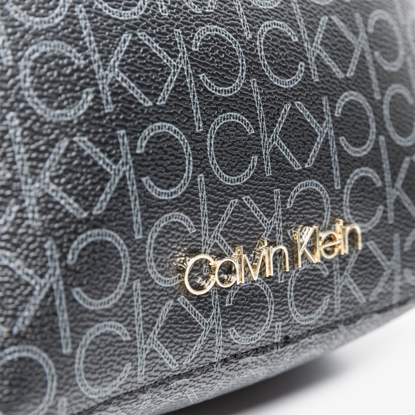 Damska torebka CALVIN KLEIN TOREBKA MUST CAMERABAG MONO k60k6058680gj kolor czarny