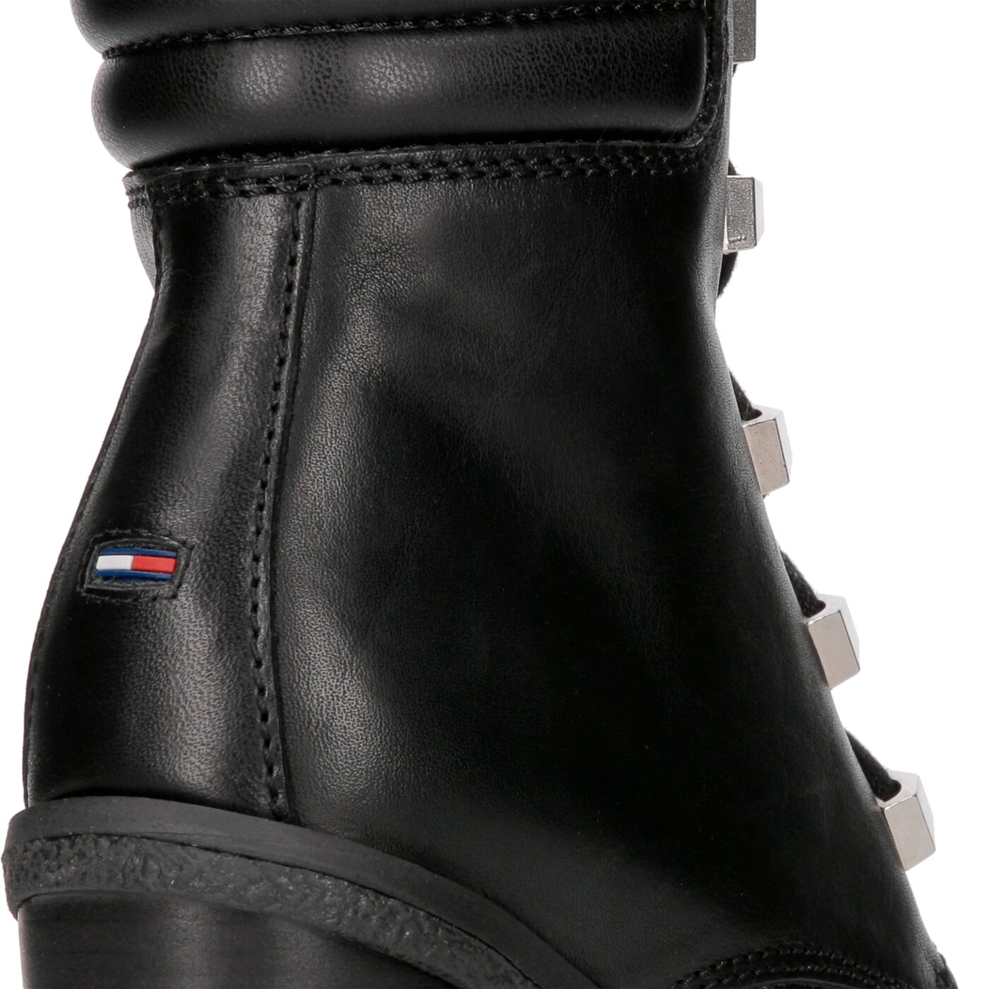 Damskie botki / sztyblety TOMMY HILFIGER STUDS LACE UP HEELED BOOT en0en00325990 kolor czarny