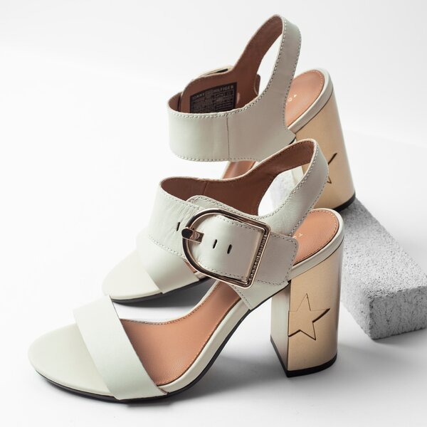 Damskie sandały TOMMY HILFIGER FEMININE HEEL OVERSIZED BUCKLE fw0fw02578121 kolor biały
