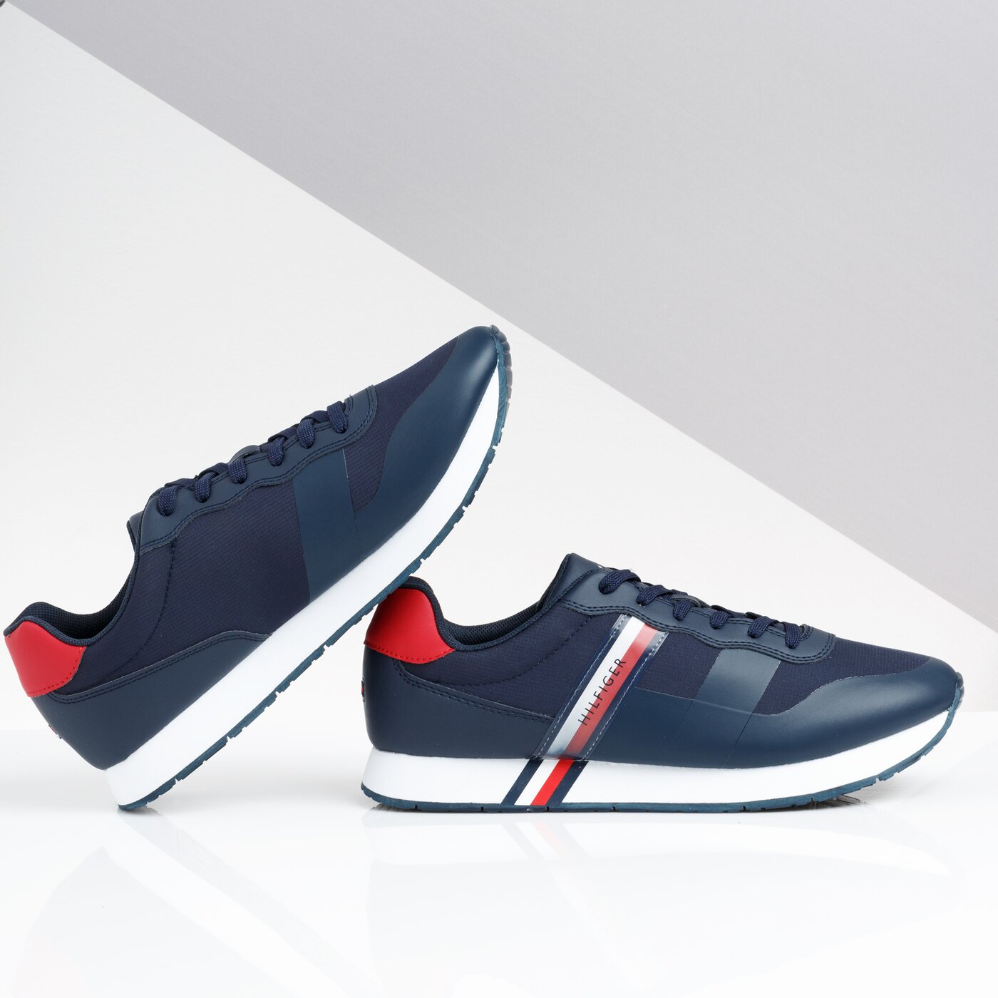 Męskie sneakersy (buty) TOMMY HILFIGER LEEDS 3C3 fm0fm02283403 kolor granatowy
