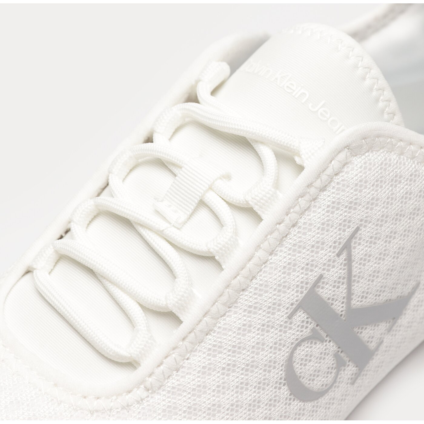 Męskie sneakersy (buty) CALVIN KLEIN SPORTY RUNNER EVA SLIPON MESH ym0ym006270k6 kolor biały