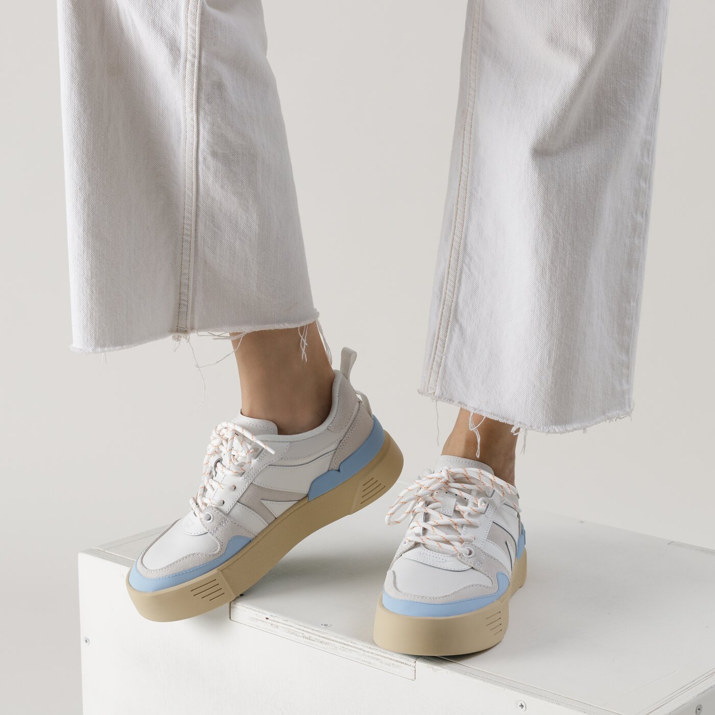 Damskie sneakersy (buty) LACOSTE L002 0722 1 CFA 743cfa0030oz9 kolor biały