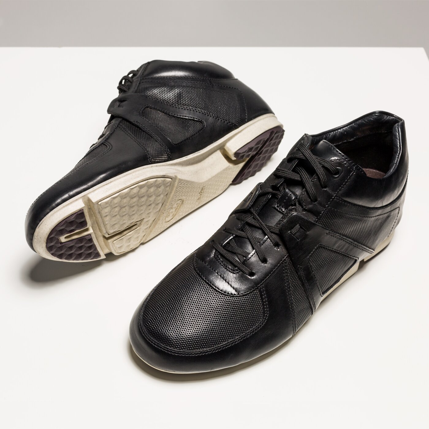 Męskie buty za kostkę CLARKS TRITURN HI BLACK LEATHER 26120692 kolor czarny