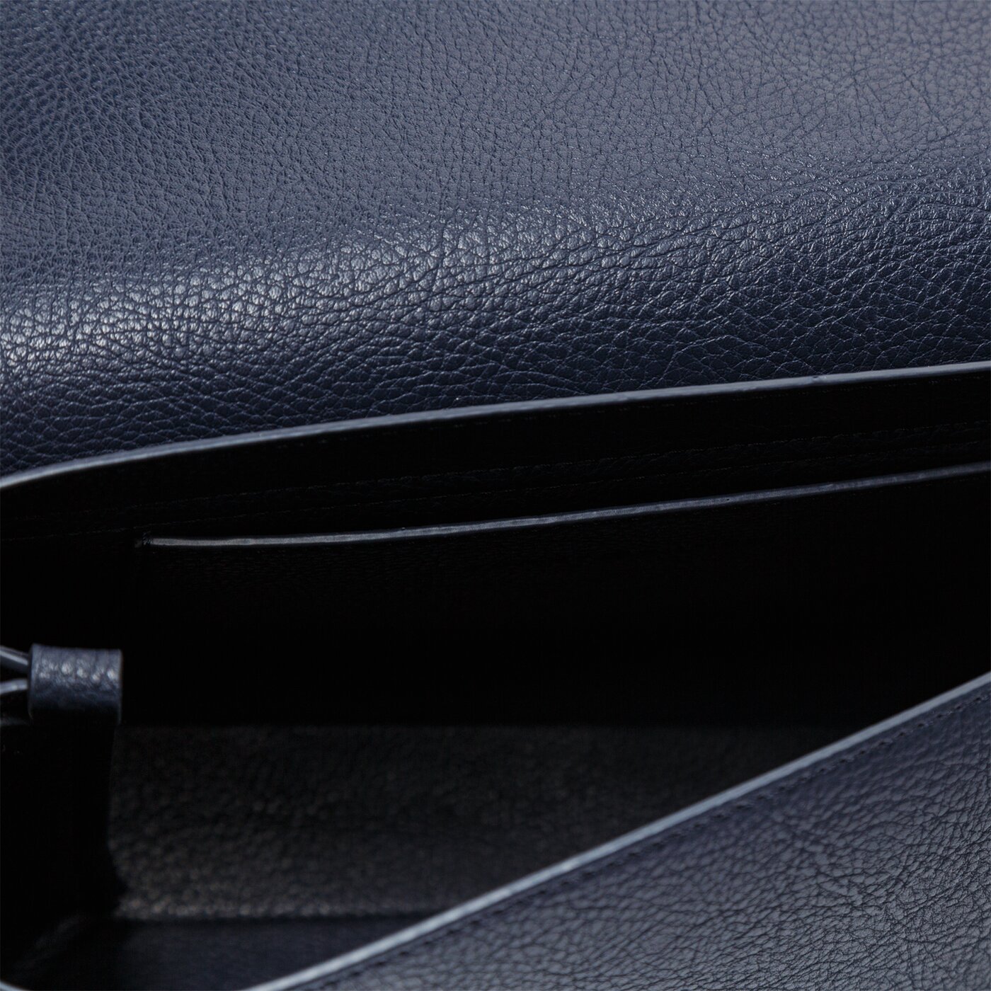 Damska torebka TOMMY HILFIGER TOREBKA CORE FLAP CROSSOVER aw0aw08305cjm kolor granatowy