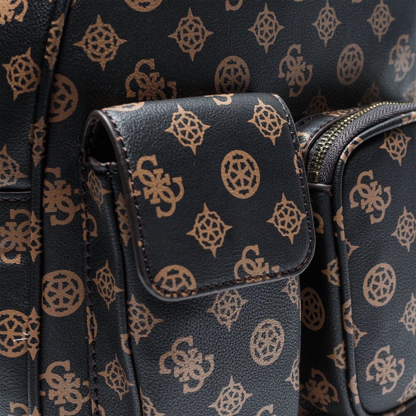 Damski plecak GUESS PLECAK UTILITY VIBE BACKPACK hwsp7751320bro kolor multicolor