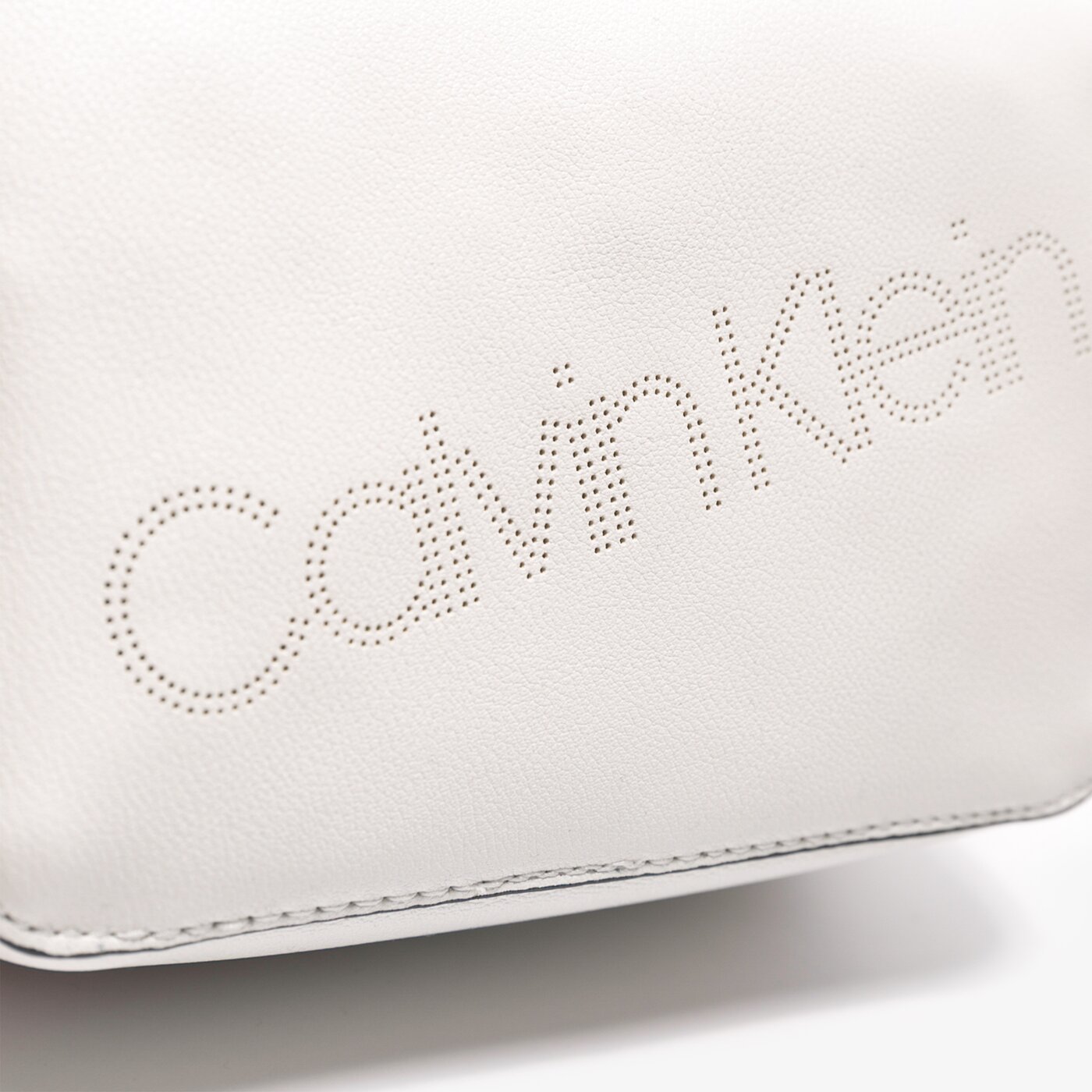 Damska torebka CALVIN KLEIN TOREBKA CK MUST PSP20 CAMERABAG k60k606185yad kolor biały