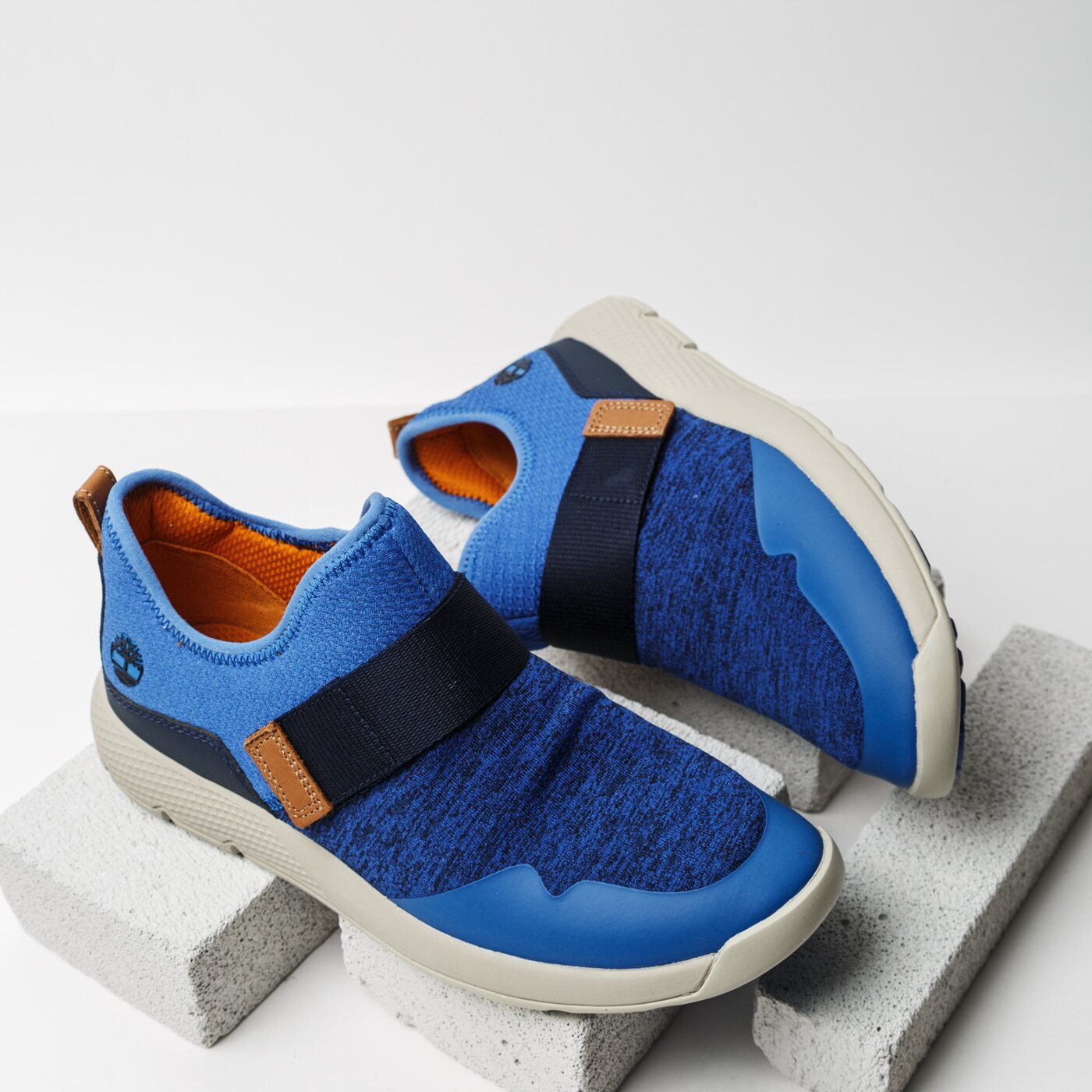 Dziecięce sneakersy (buty) TIMBERLAND FLYROAM FABRIC H&L OX ca1se8 kolor niebieski