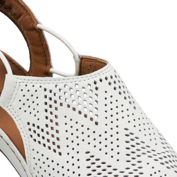 Damskie sandały CLARKS SARLA CADENCE 26132256 kolor biały