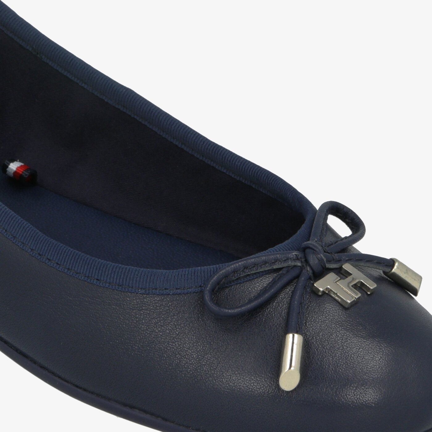 Damskie baleriny (buty) TOMMY HILFIGER ELEVATED TH HARDWARE BALLERINA fw0fw04594db9 kolor granatowy