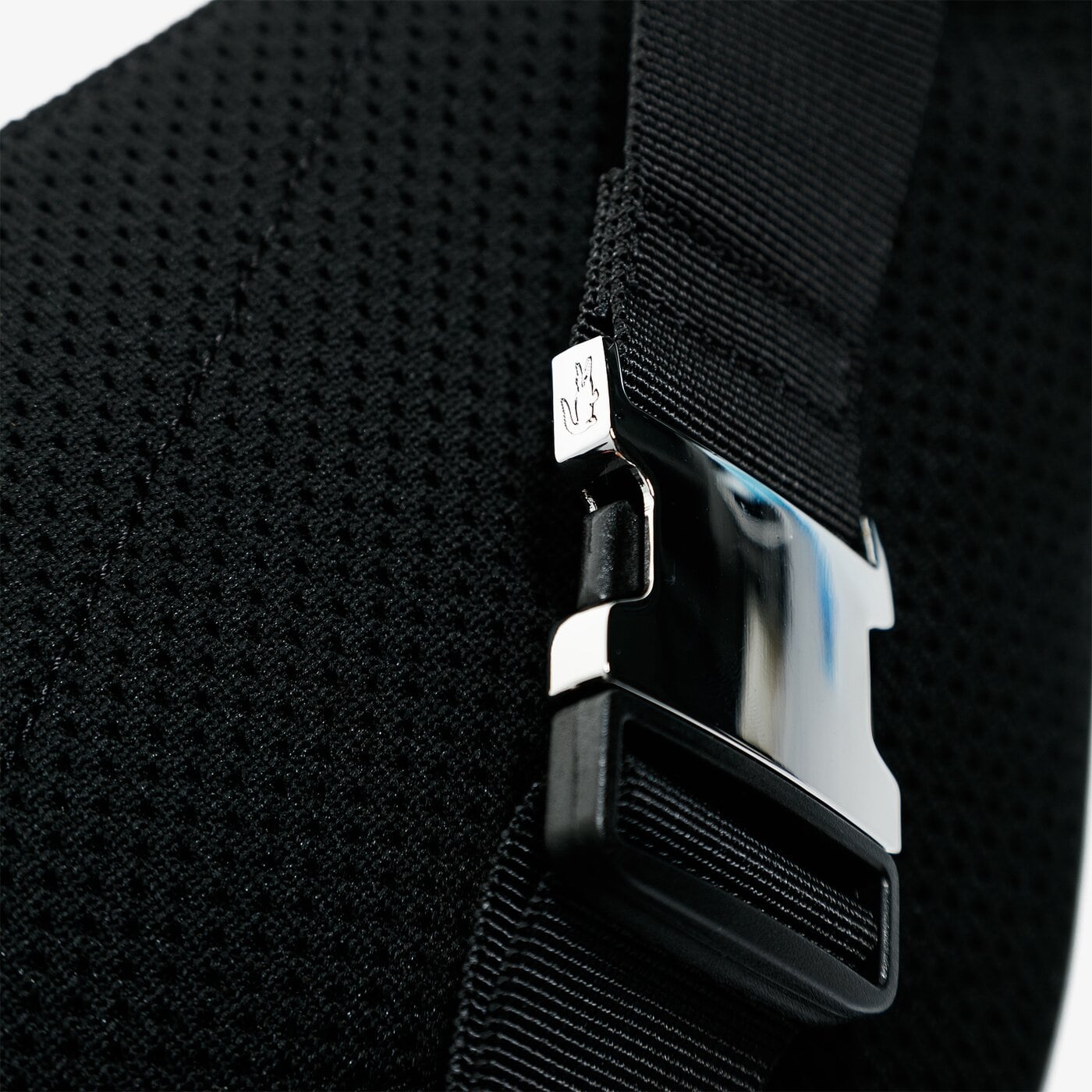 Damska nerka / saszetka LACOSTE TORBA WAISTBAG nh3286ia279 kolor czarny