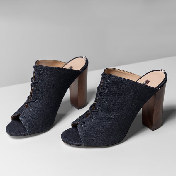 Damskie klapki GUESS EDITT fledi1den06navy kolor granatowy