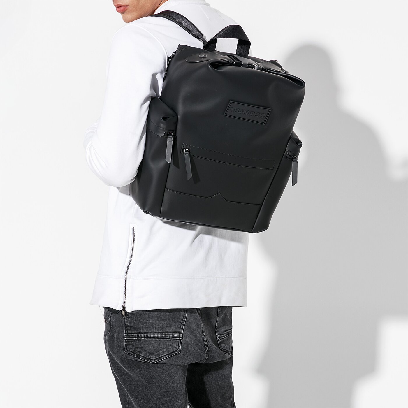 Damski plecak HUNTER PLECAK TOPCLIP-RUBBERISED LEATHER ubb2022lrsblk kolor czarny