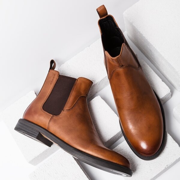 Damskie botki / sztyblety VAGABOND AMINA LEATHER COGNAC 420380127 kolor brązowy