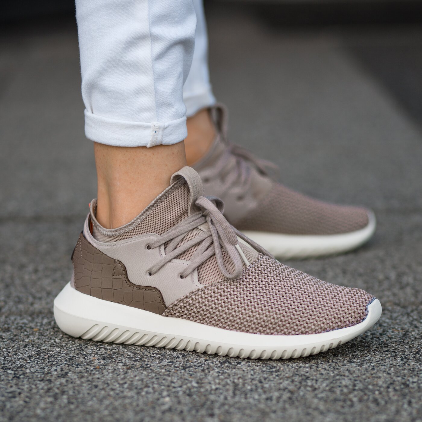 adidas tubular entrap w
