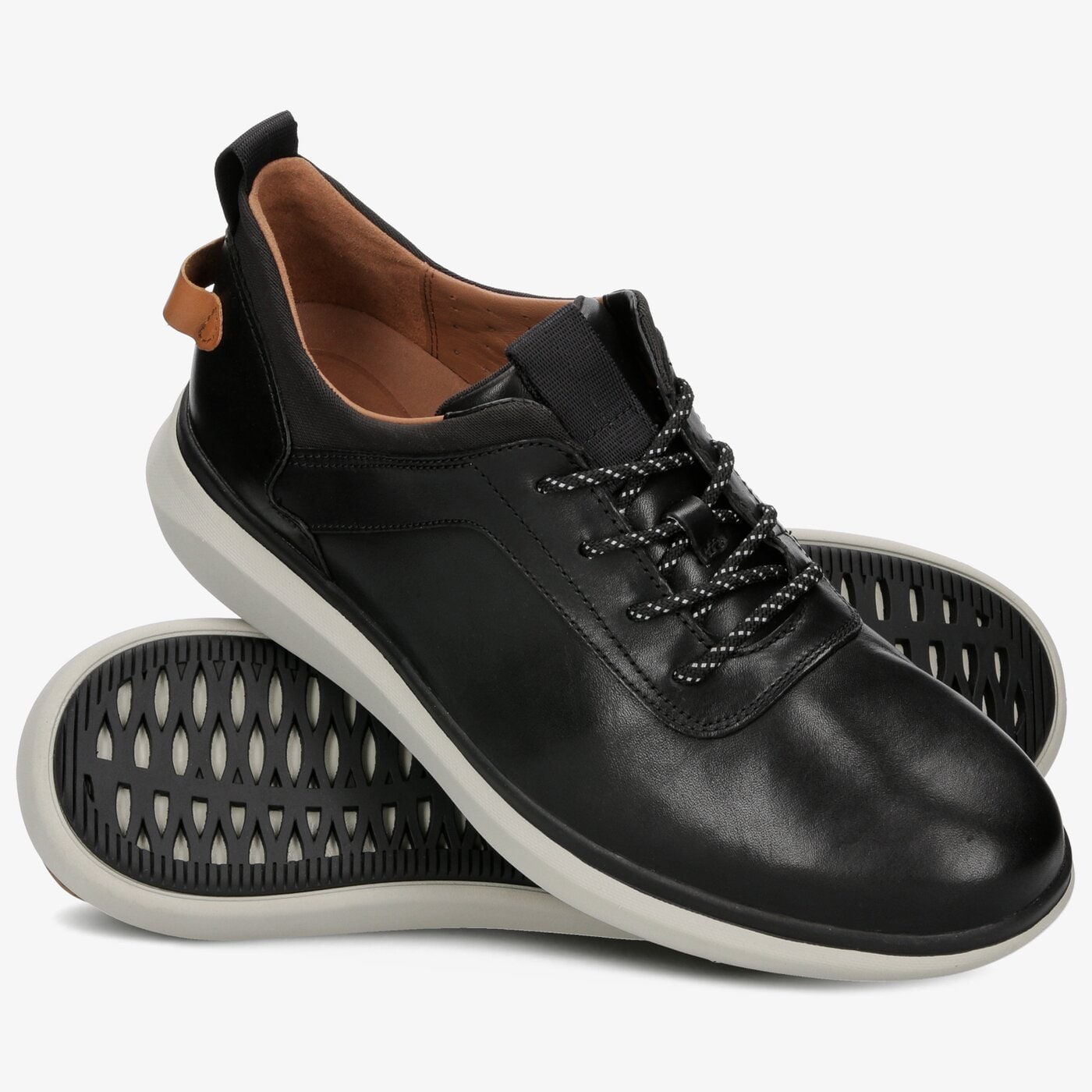 Męskie półbuty CLARKS UN GLOBE VIBE 26140163 kolor czarny