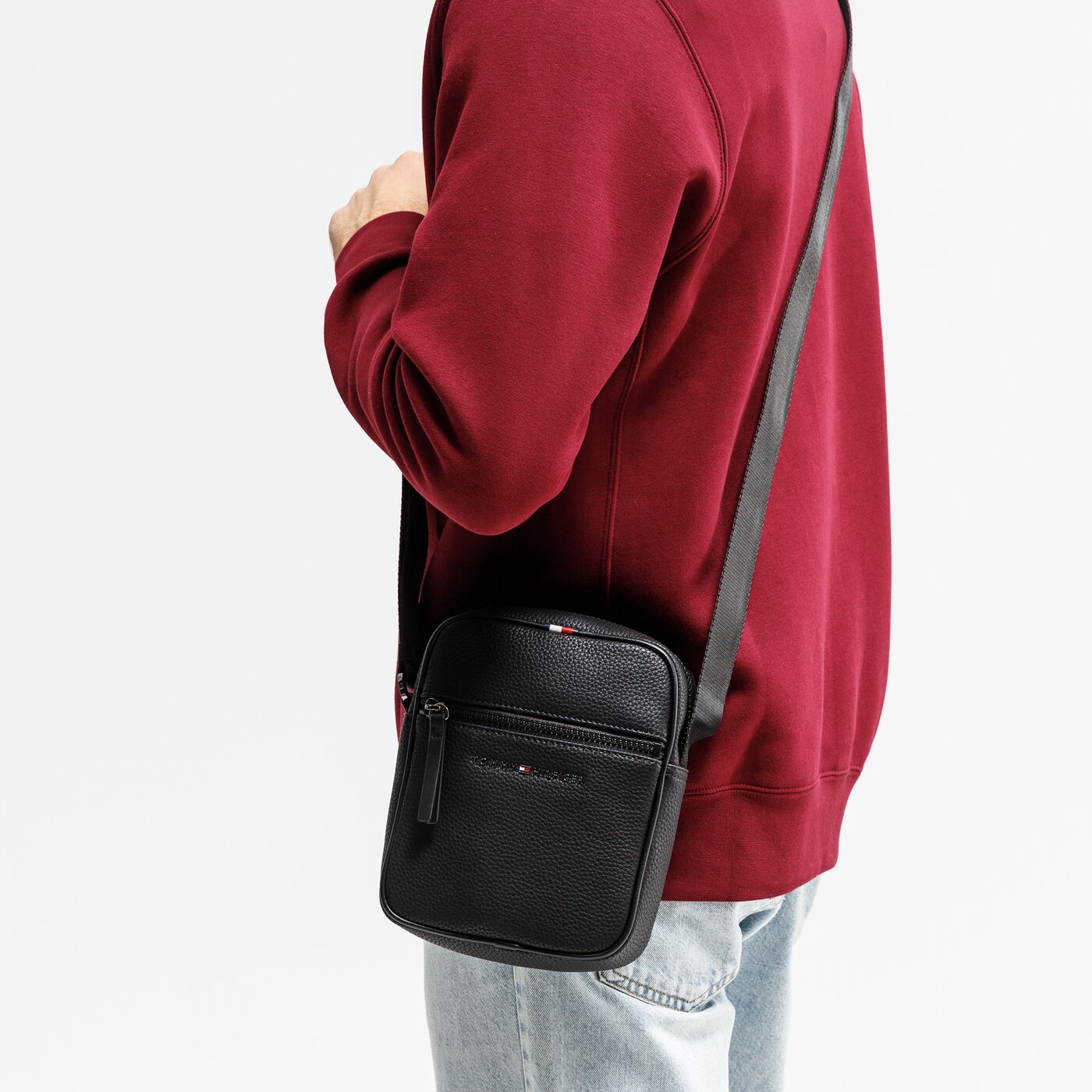 TOMMY HILFIGER TORBA ESSENTIAL MINI REPORTER am0am06479bds kolor czarny