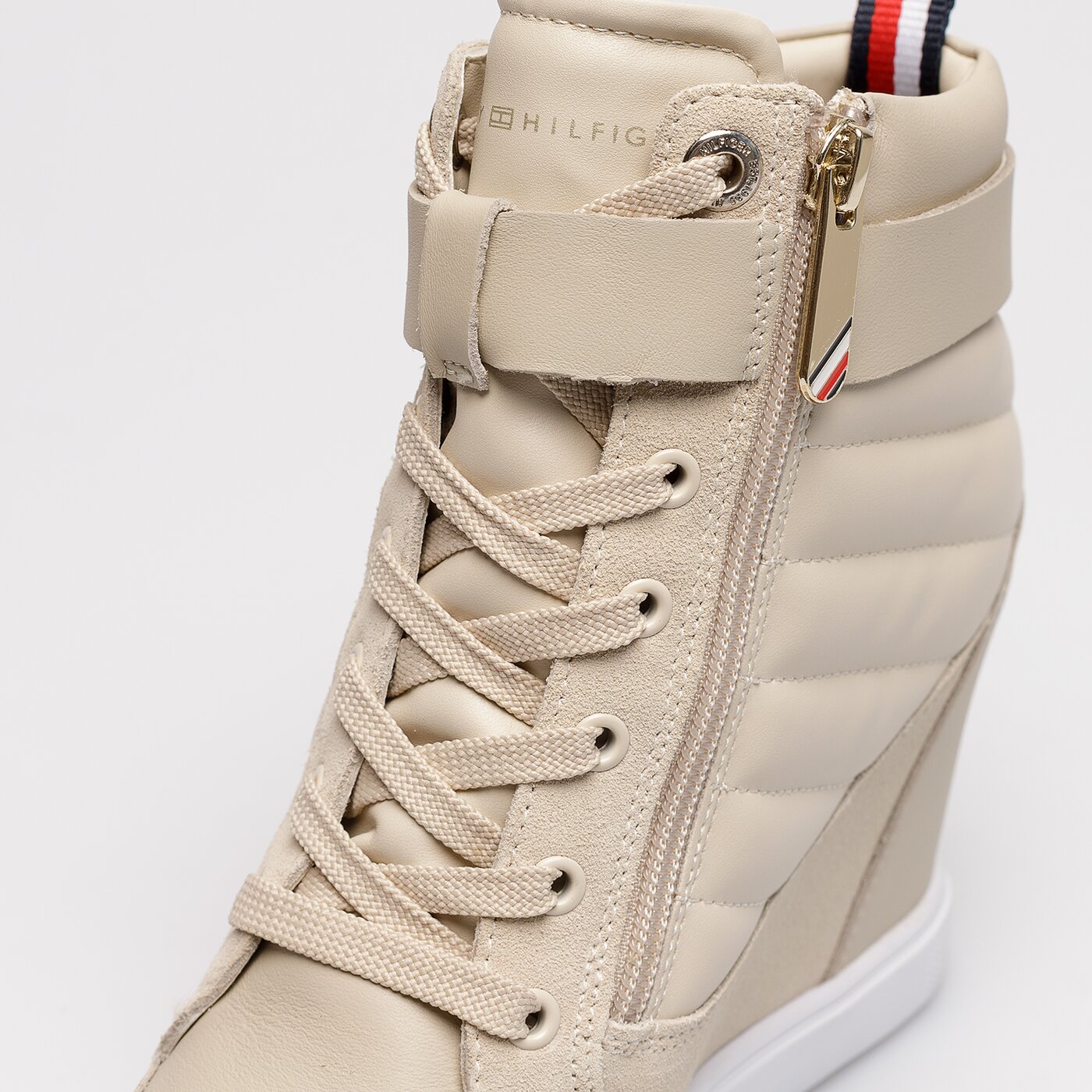 Damskie sneakersy (buty) TOMMY HILFIGER WEDGE SNEAKER BOOT fw0fw06752aci kolor beżowy