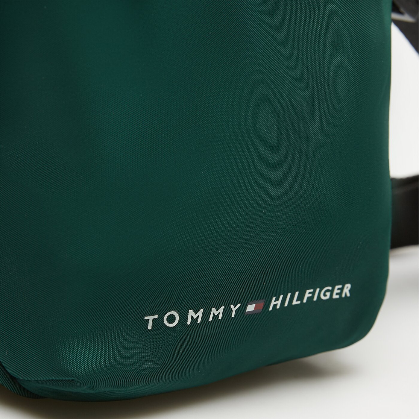 Damska torebka TOMMY HILFIGER TOREBKA TH SKYLINE MINI REPORTER am0am11790mbp kolor zielony