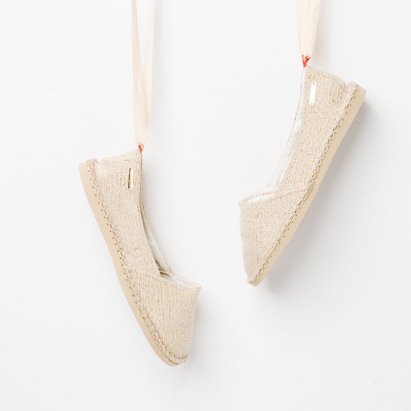 Damskie espadryle HAVAIANAS ORIGINE SLIM SHINE 41392880121 kolor biały