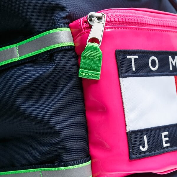 Damski plecak TOMMY HILFIGER PLECAK TJW HERITAGE aw0aw076350g2 kolor multicolor