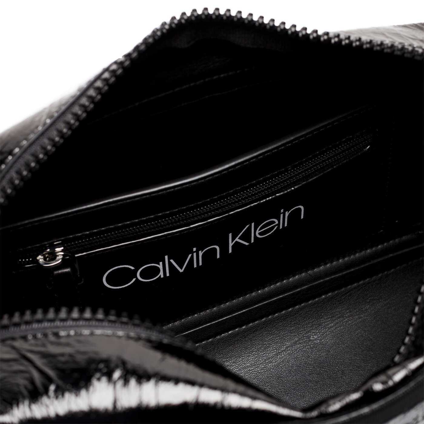 Damska torebka CALVIN KLEIN TOREBKA OUTLINE MEDIUM CROSSBODY k60k604820001 kolor czarny