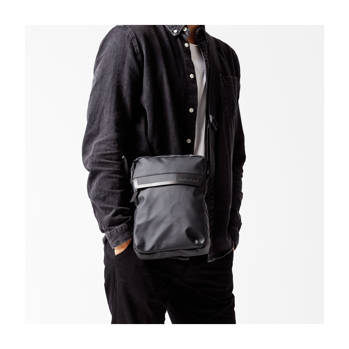 TIMBERLAND TORBA SMALL CROSS BODY tb0a1d1o0011 kolor czarny