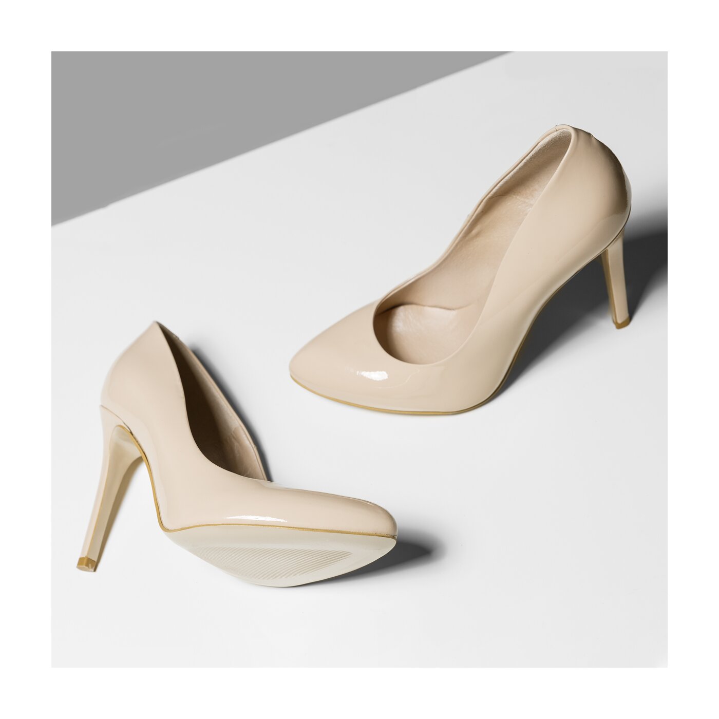 Damskie szpilki / czółenka GINO ROSSI MIDORI dch352v95je0039000 kolor beżowy