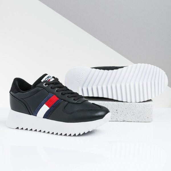 Damskie sneakersy (buty) TOMMY HILFIGER HIGH CLEATED SEASONAL SNEAKER en0en00658bds kolor czarny