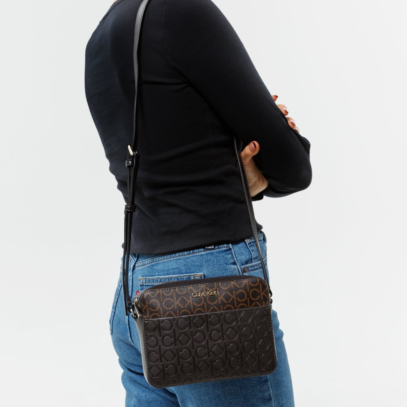 CALVIN KLEIN TOREBKA MONO MIX CAMERA kolor BRĄZOWY (K60K6084260HD