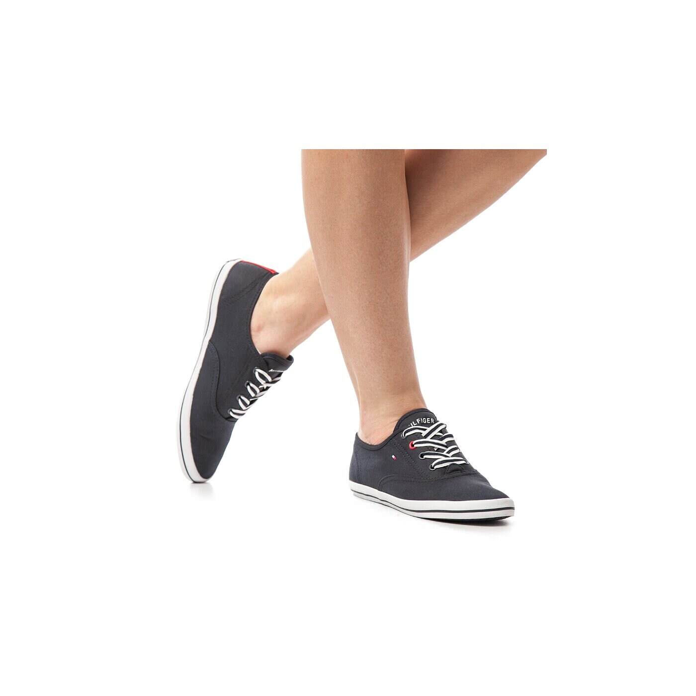 Damskie trampki TOMMY HILFIGER VICTORIA 1D  fw56819050403 kolor granatowy